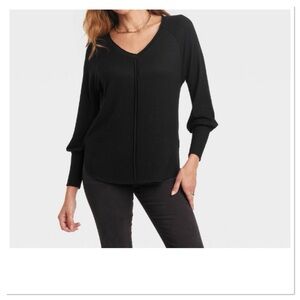 NWT Women’s KnoxRose Long Sleeve Knit Top